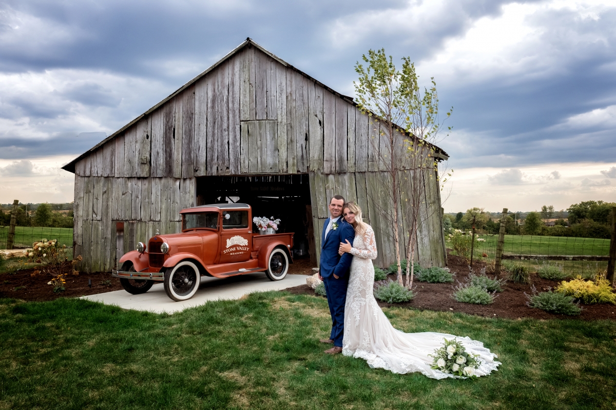The Cook's Wedding Album | Cincinnati Wedding Photographer | Stone Valley Meadows
